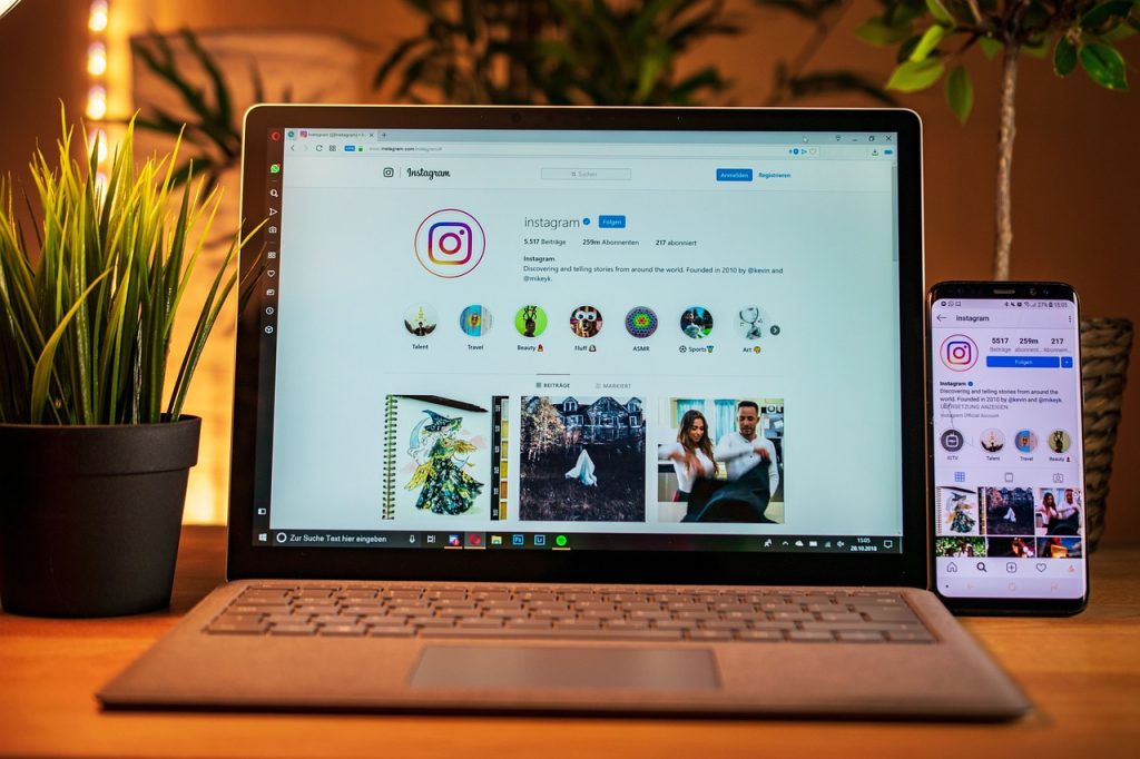 Social Media Hacks to Boost Engagement for Small Businesses With Digitaligris.